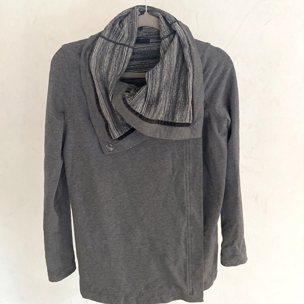 LULULEMON Grey Wrap Coat Size 6